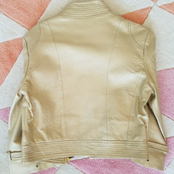 👑Gold 💯%Leather Crop Coat👑 - Picture 2 of 8